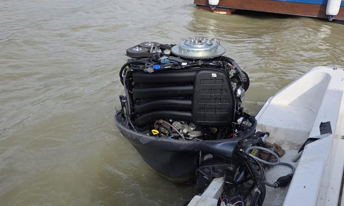 Captură surpriză la Tulcea! Două motoare de ambarcațiune căutate de autoritățile din Suedia, descoperite de polițiștii de frontieră