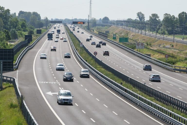 Premieră: șoferii primesc banii înapoi dacă stau în ambuteiaje pe autostradă într-o țară din Europa
