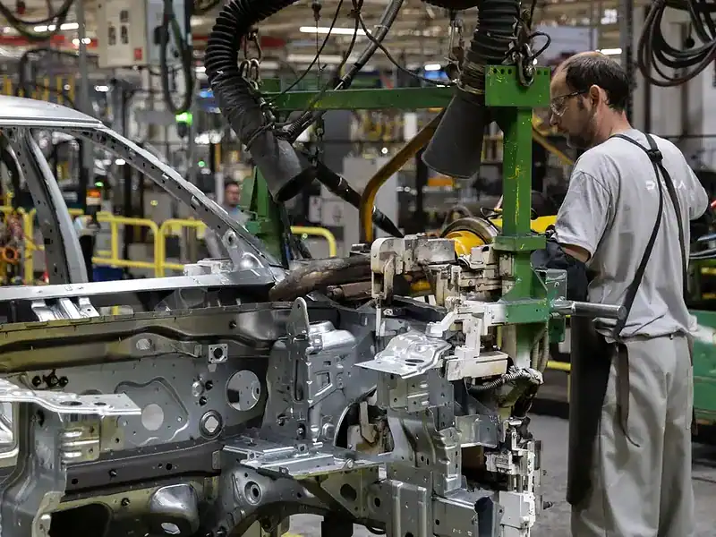 Reduceri de personal la Dacia: compania anunță că dispar încă 200 de locuri de muncă