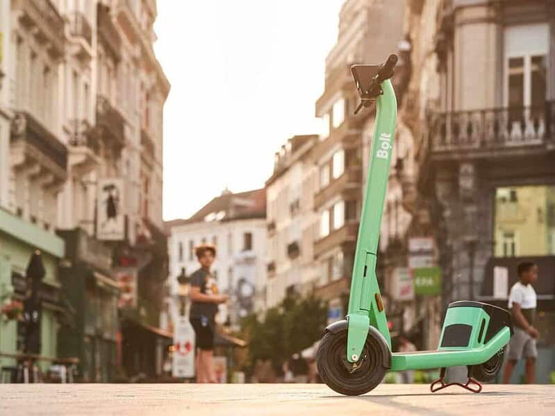 Un mare oraș european interzice trotinetele electrice închiriate după sute de accidente