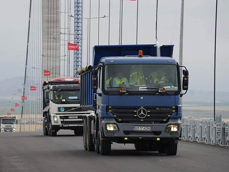 Noi restricții pe Podul de la Brăila. Șoferii vor circula pe o singură bandă până în august