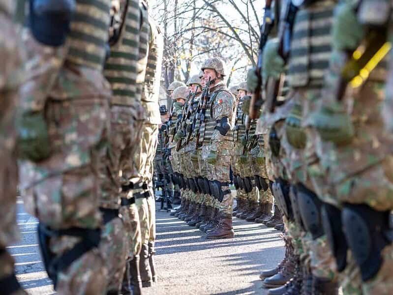 Armata Română recrutează aproape 7.000 de soldați, cu salarii de peste 5.300 de lei