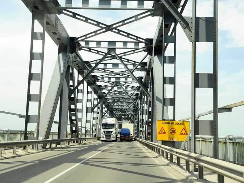 Trafic dirijat pe Podul Prieteniei până pe 16 iulie din cauza lucrărilor la iluminat