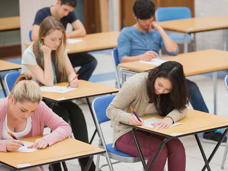 Diferență de 3,45 puncte la Bac: un elev din București a primit 9,75 la română după contestație