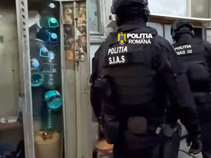 Polițiștii găsesc peste 5 tone de motorină și sute de mii de lei în dosar de furt din vagoane-cisternă
