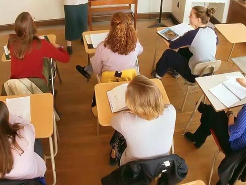 Profesorii se pregătesc pentru titularizare, proba decisivă pe 21 iulie