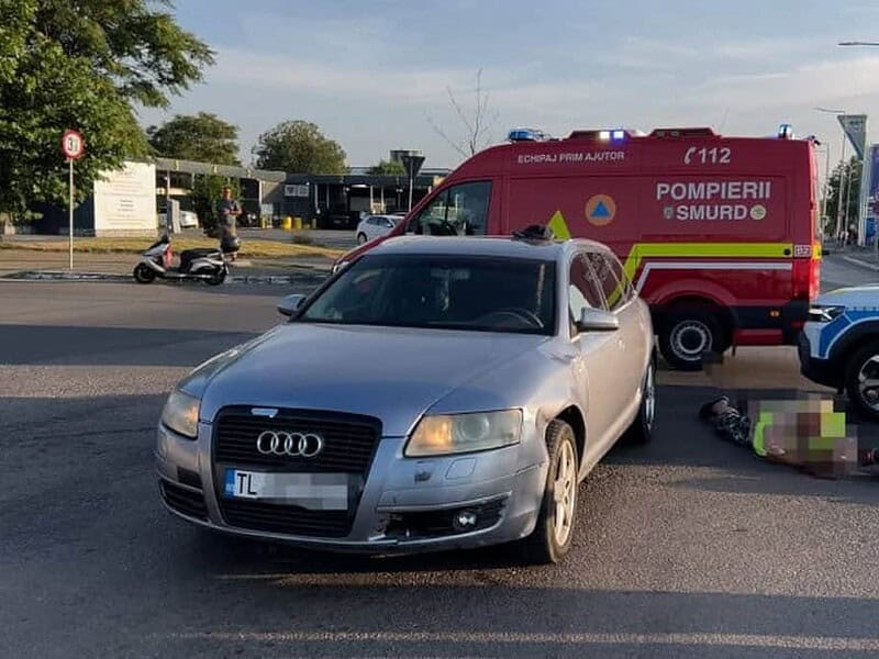 Tânăr pe trotinetă, lovit de o mașină din Tulcea într-un sens giratoriu / foto
