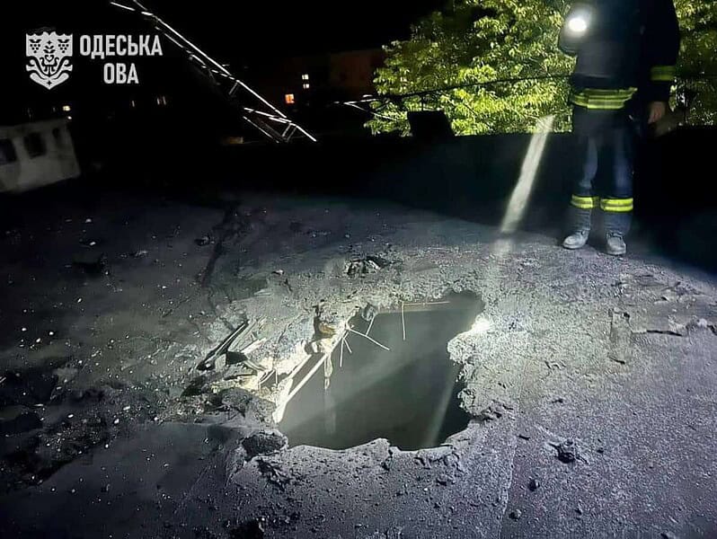 Noapte de foc lângă Tulcea: dronele rusești au lovit un bloc în Ismail