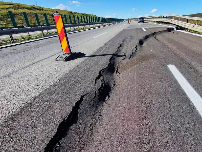 Asociația Pro Infrastructură propune devierea traficului pe sensul opus pentru evitarea închiderii Autostrăzii A10