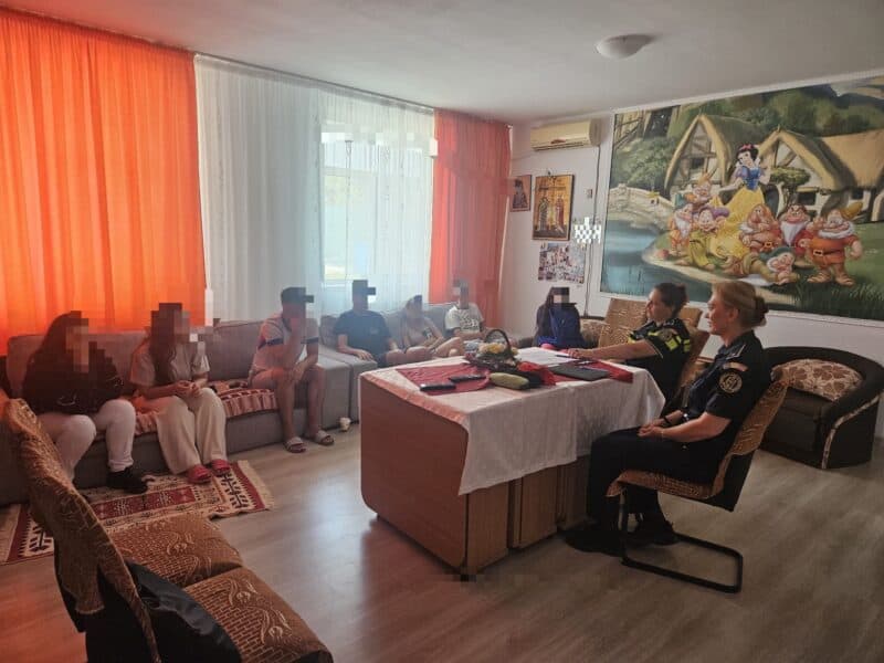 Vacanța are și capcane: polițiștii au mers la copiii din Sâmbăta Nouă