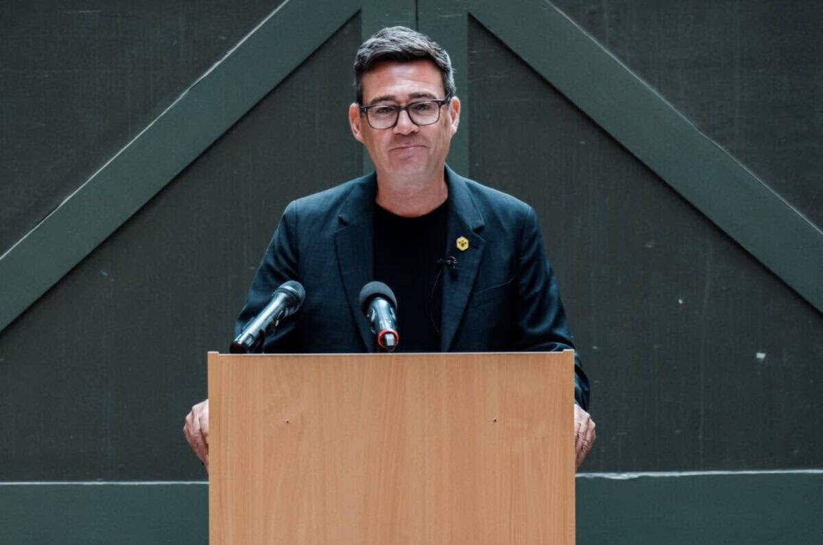 Andy Burnham preia mandatul de prim‑ministru al Marii Britanii și remaniază cabinetul