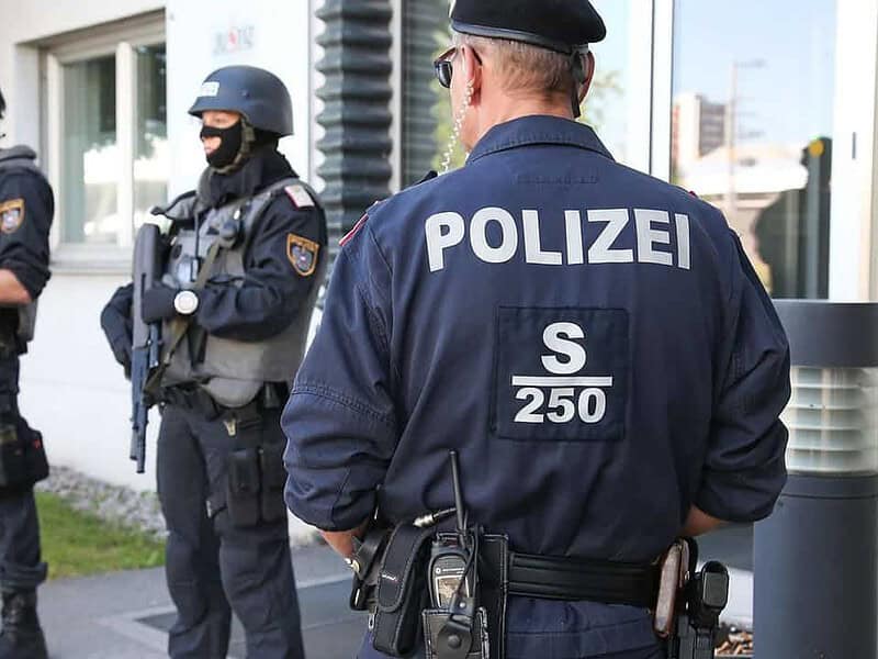 Român căutat în Austria după ce a dispărut cu două vehicule închiriate în valoare de peste 180.000 de euro