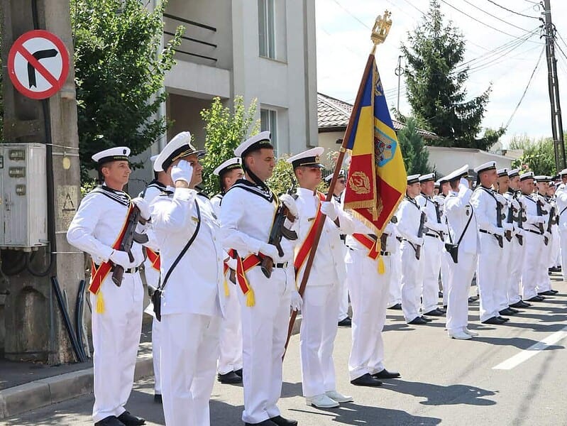 Eroii marinari, comemorați la Tulcea. Ceremonial militar și religios la Cimitirul Eroilor / foto