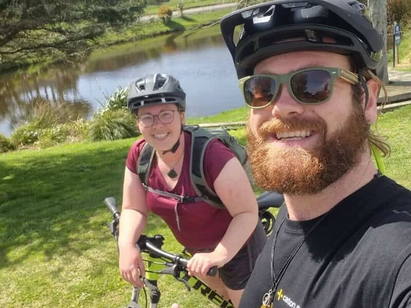 Doi neozeelandezi au pedalat 3.000 km până la Sulina și s-au trezit la câțiva pași de război
