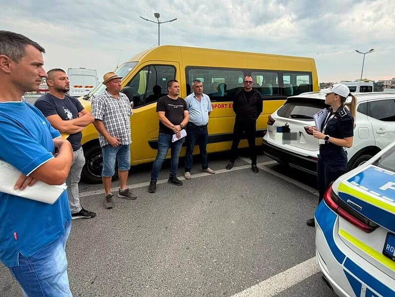 „Lecție” înainte de începutul școlii pentru șoferii microbuzelor școlare din Tulcea