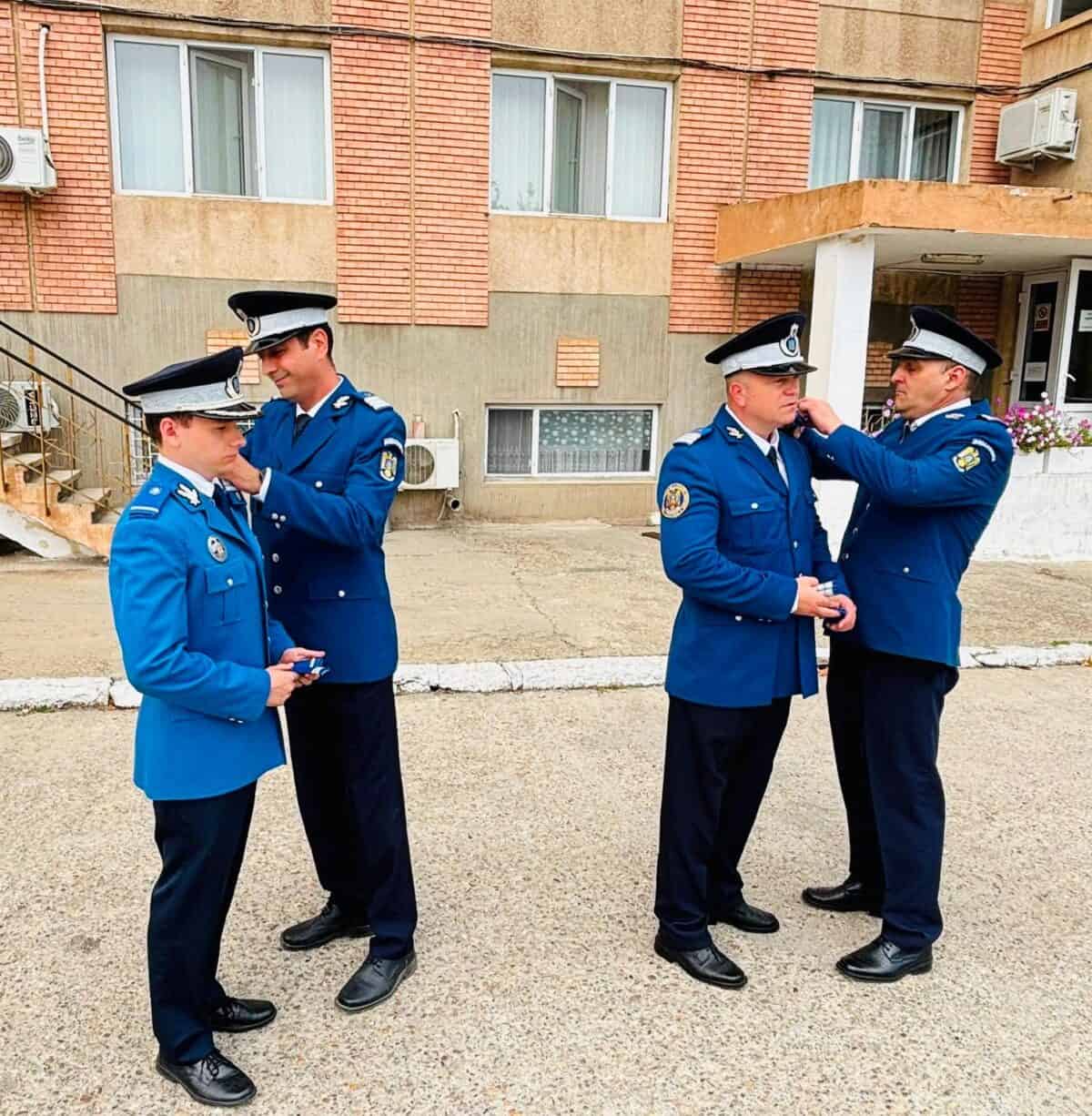 Grade noi pe umeri la Jandarmeria Tulcea: 16 militari, avansați în carieră