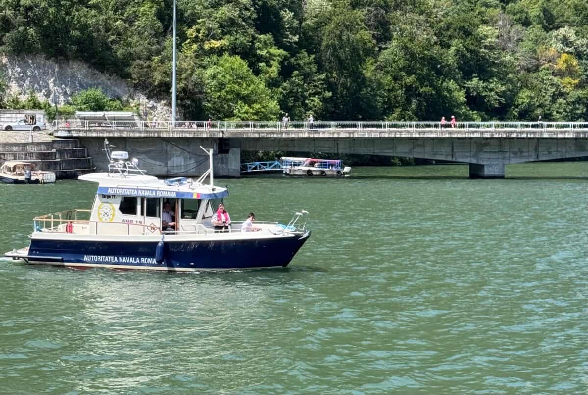 Un cetățean sârb s-a trezit în derivă pe Dunăre după ce a adormit pe un colac