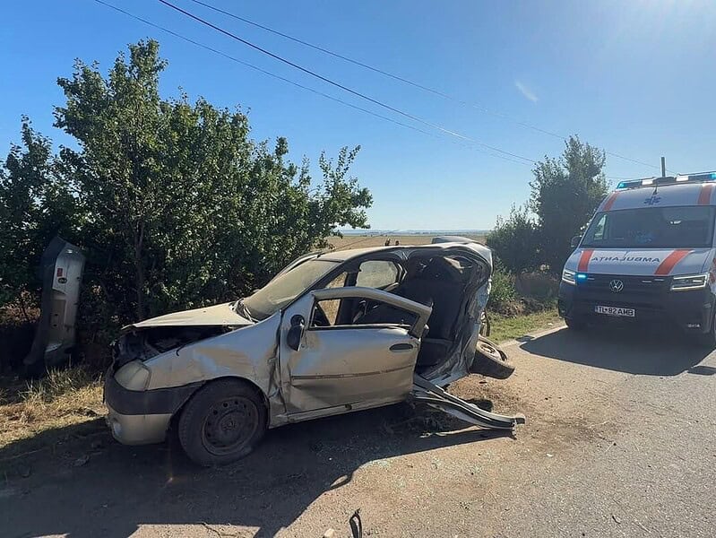 Accident cu cinci persoane între Agighiol și Valea Nucarilor. Un șofer, încarcerat/VIDEO