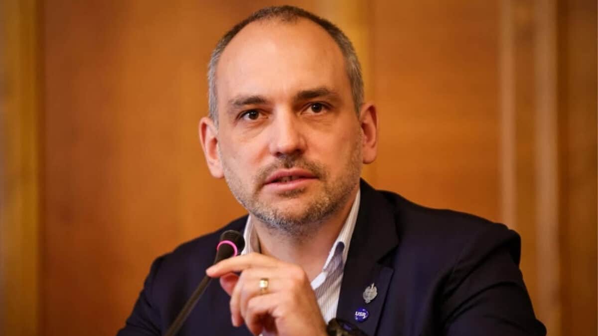 Adrian Echert, deputat, într-o imagine de la un eveniment public