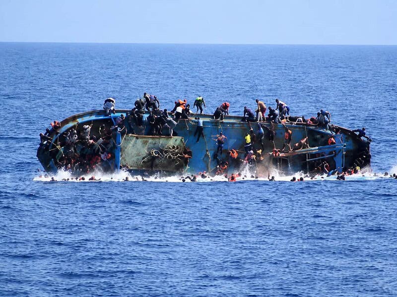 Barca răsturnată în Nigeria: cel puțin 51 de morți, majoritatea femei și copii