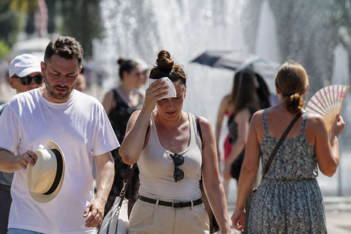 Cod roșu de căldură extremă în România, temperaturi până la 41 de grade