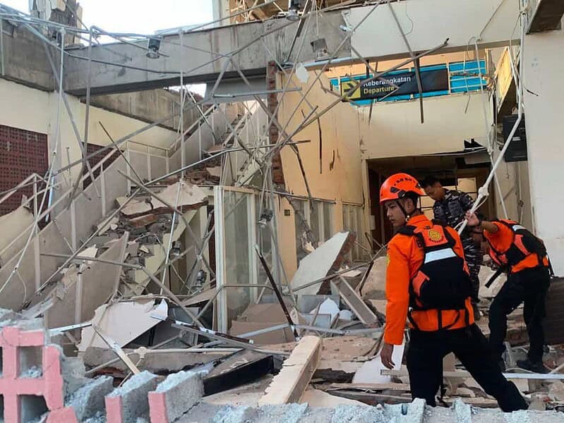 Cutremur de 7,7 în Indonezia: cel puțin 20 de morți și mii de evacuați