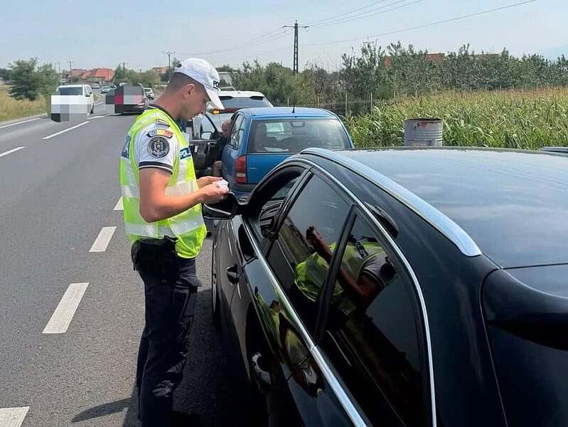 Peste 1.900 de șoferi agresivi în trafic, sancționați după sesizări prin aplicația e-SAR