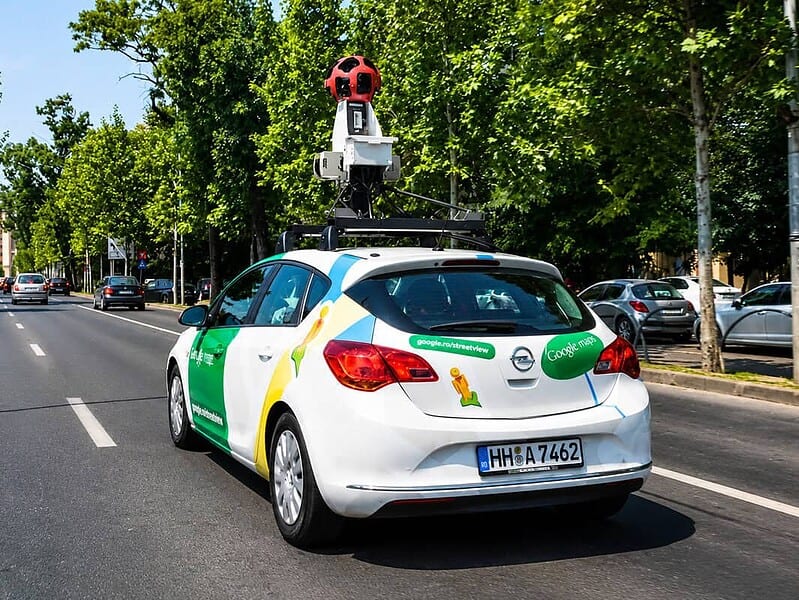 Google integrează Gemini în Maps și Waze, cu navigare conversațională și funcții noi