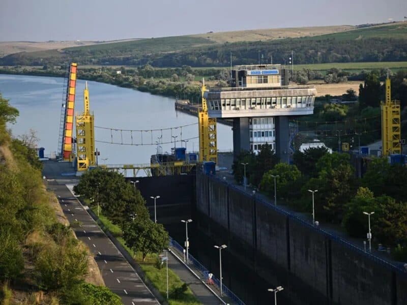Seceta forțează România să importe curent record din Bulgaria