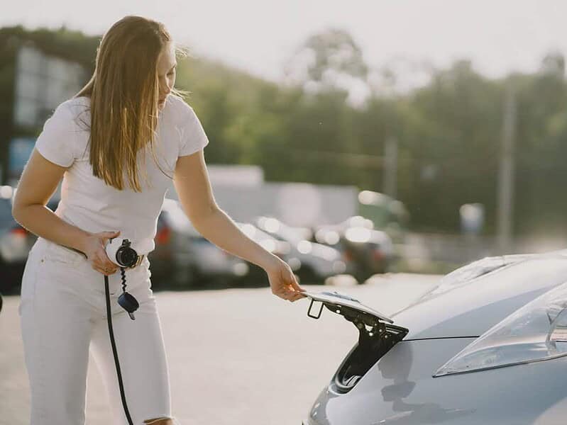 Înmatriculările auto s-au prăbușit în iulie, Dacia Logan rămâne cea mai cumpărată