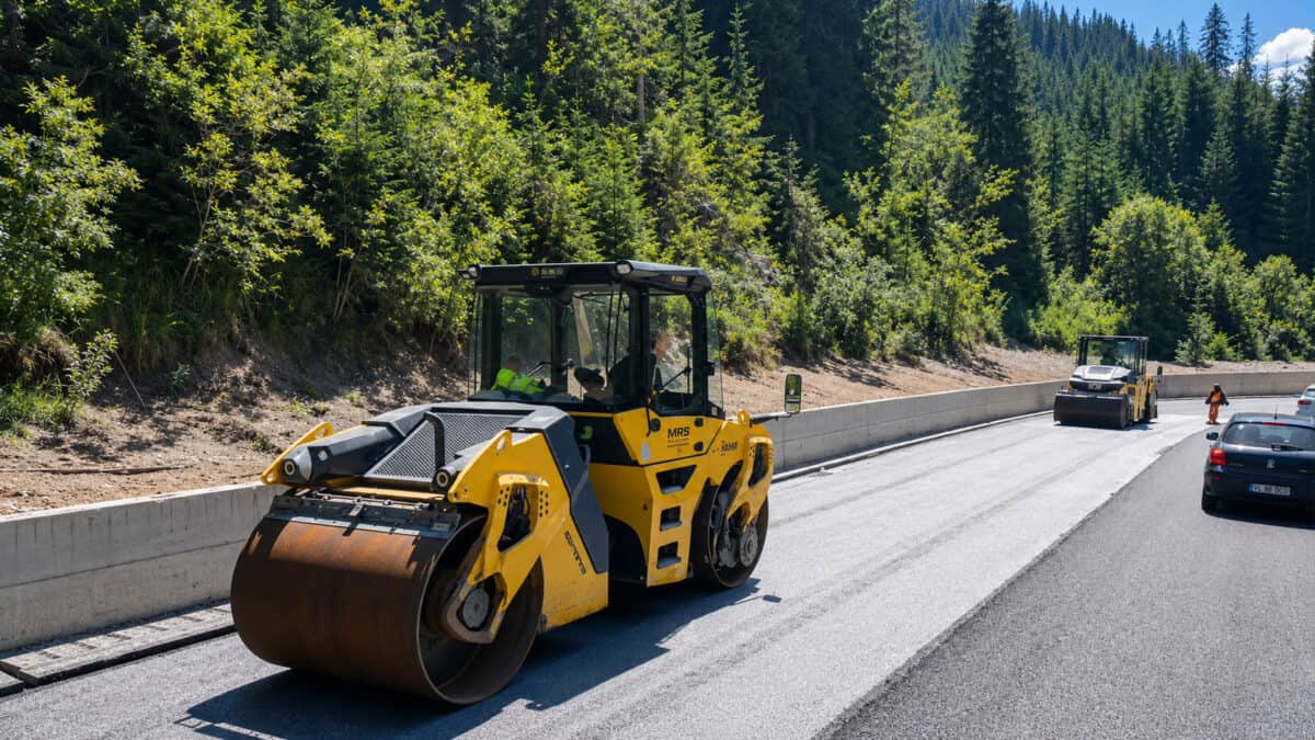 Lucrările pe DN 7A avansează. Stadiul construcției a ajuns la 35 la sută
