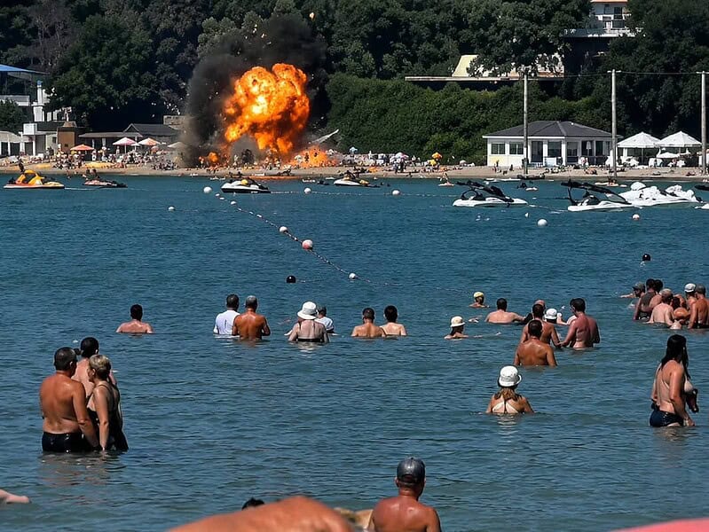 Dronă căzută pe plaja din Gelendjik a făcut trei morți și 13 răniți