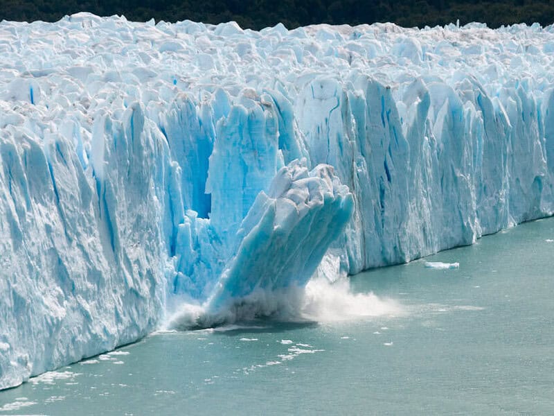 Temperatura medie a oceanelor atinge un nou record la 21,1°C iar ghețarii se desprind accelerat