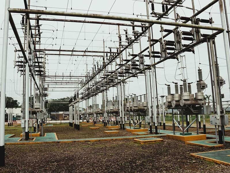 Guvernul pregătește restricții la consumul de energie pentru marii industriali