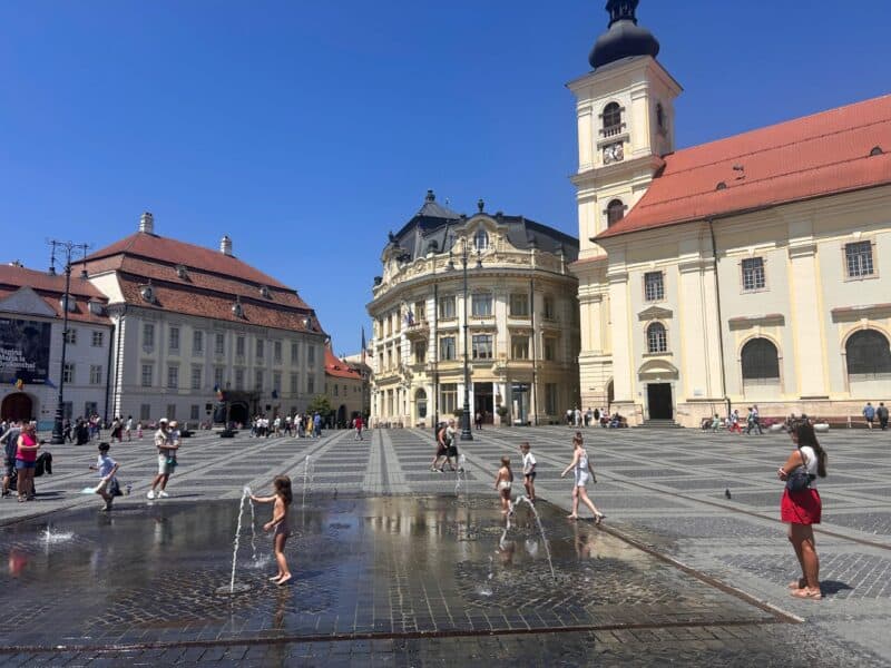 Valurile de căldură devin tot mai frecvente în Transilvania. Sibiu, între județele cu cele mai multe zile în plus