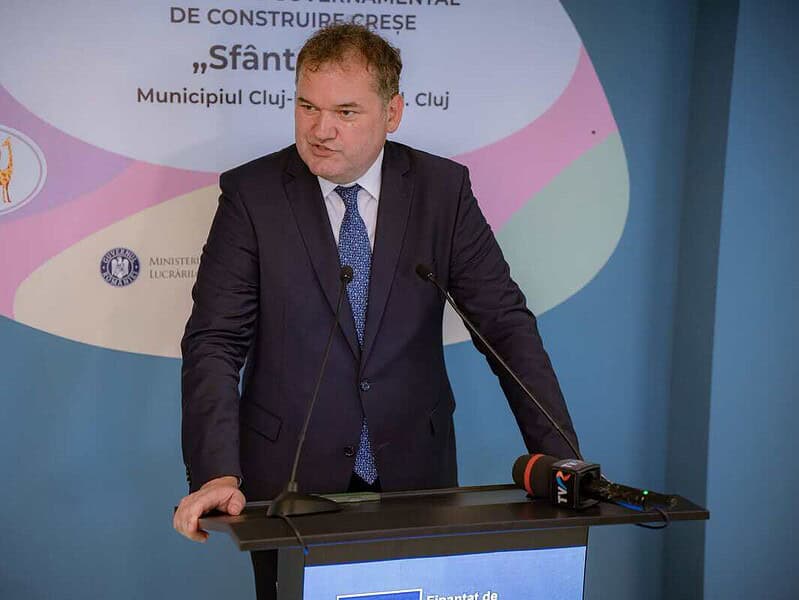 Ministrul anunță că aleșii locali angajați la stat nu sunt incompatibili și își pot retrage demisia