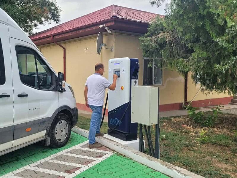 Comuna Jijila devine „smart”: 46 de camere video, băncuțe inteligente și stații pentru mașini electrice