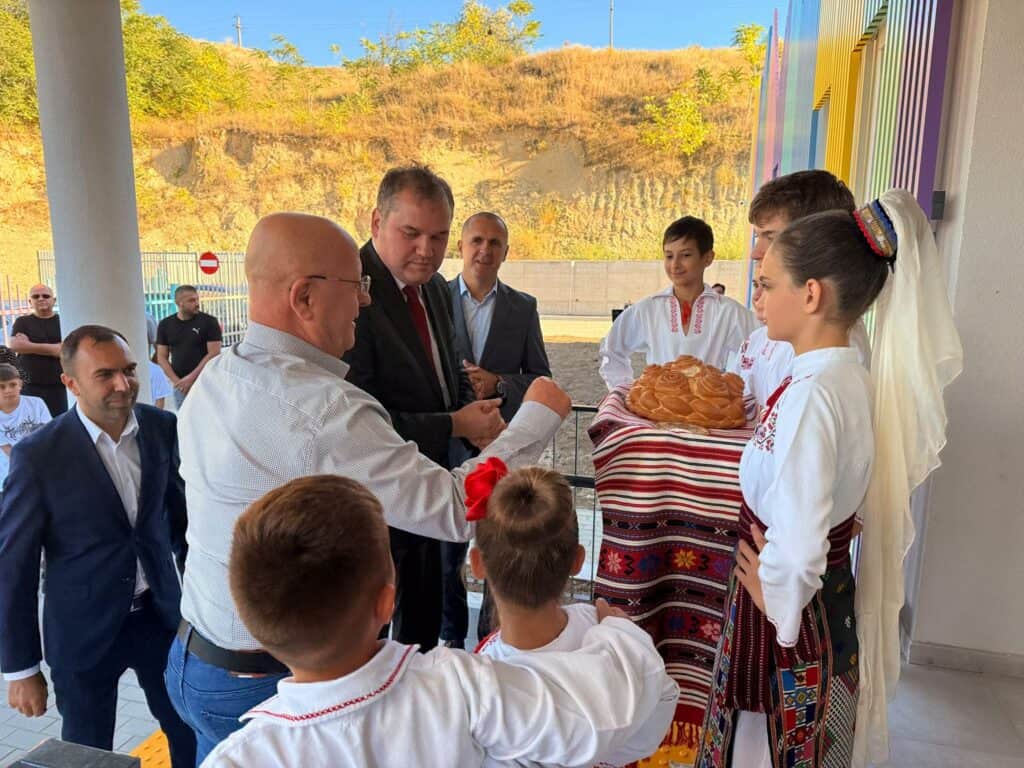 Isaccea are creșă nouă pentru 40 de copii. Cseke Attila prezent la inaugurare / foto
