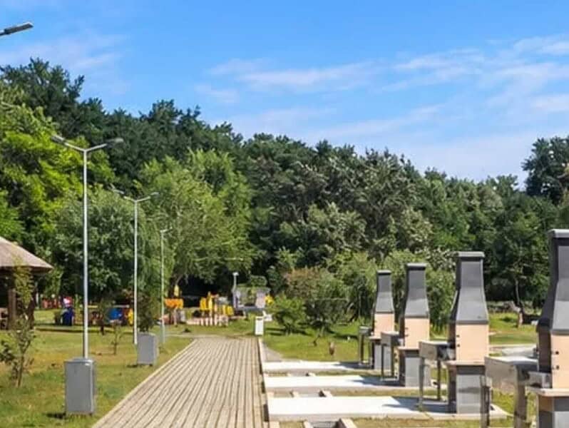 Vrei să faci grătar la Parcul Lac Ciuperca? Din 14 septembrie se schimbă programul