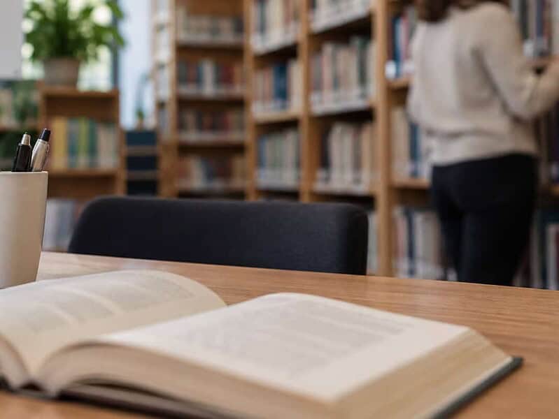 Concurs pentru un post de bibliotecar la Tulcea. Înscrieri până la finalul lunii