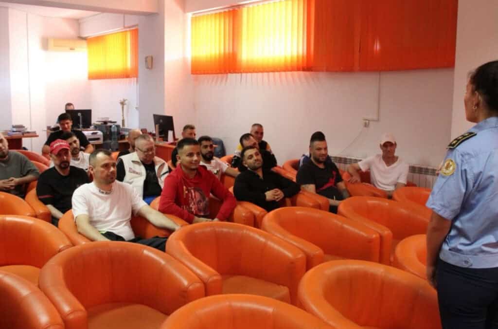 Deținuți din Penitenciarul Tulcea, scoși în comunitate pentru o activitate în premieră