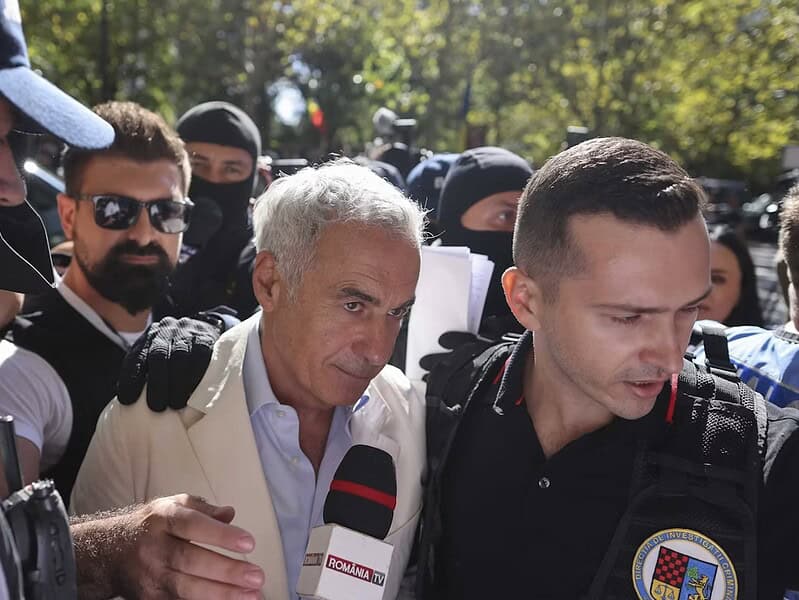 Călin Georgescu și omul său de încredere, reținuți în dosarul DIICOT pentru înșelăciune cu prejudiciu de peste 1,1 milioane euro