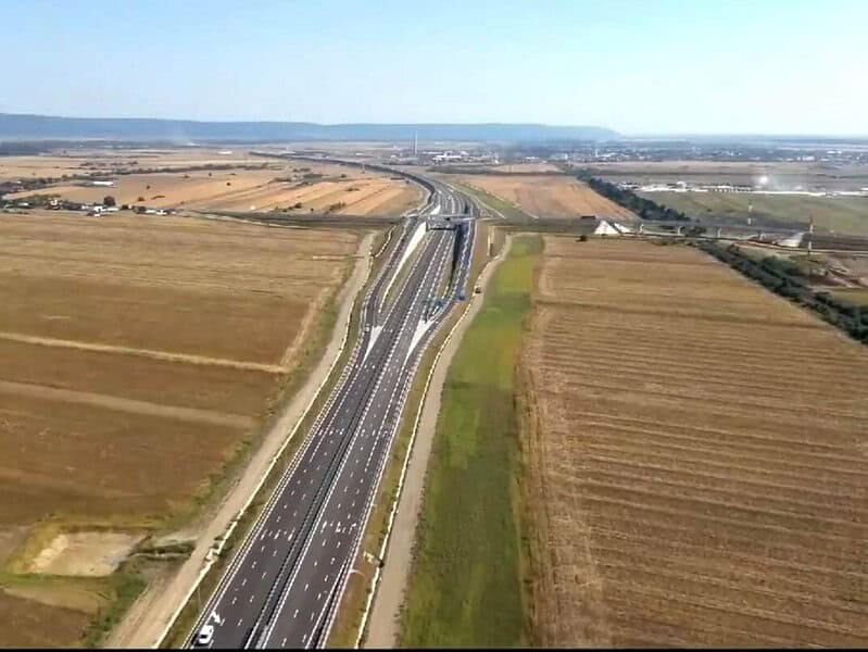 Două autostrăzi importante au ratat termenul PNRR: lucrările continuă, dar România va plăti diferența