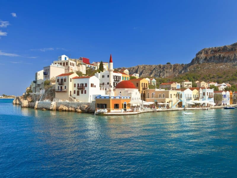 Grecia oferă 5.000 de euro pe an familiilor care se mută pe insula Kastellorizo