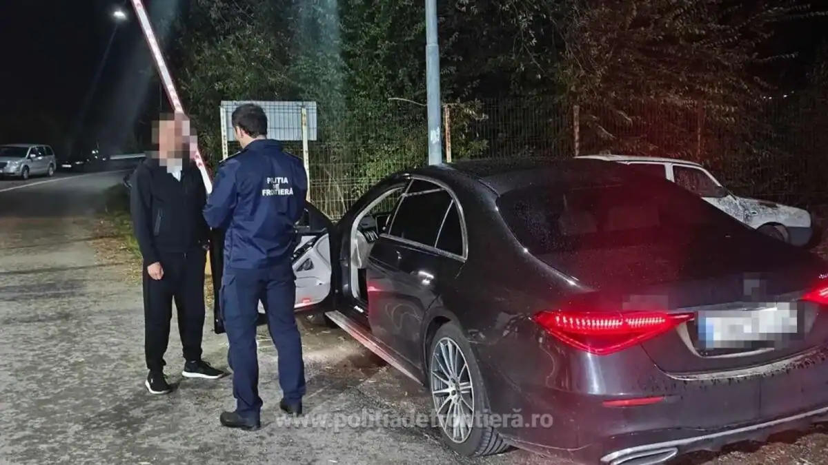 Mașină de lux de 622.000 lei oprită la frontieră după ce figura căutată în Cehia