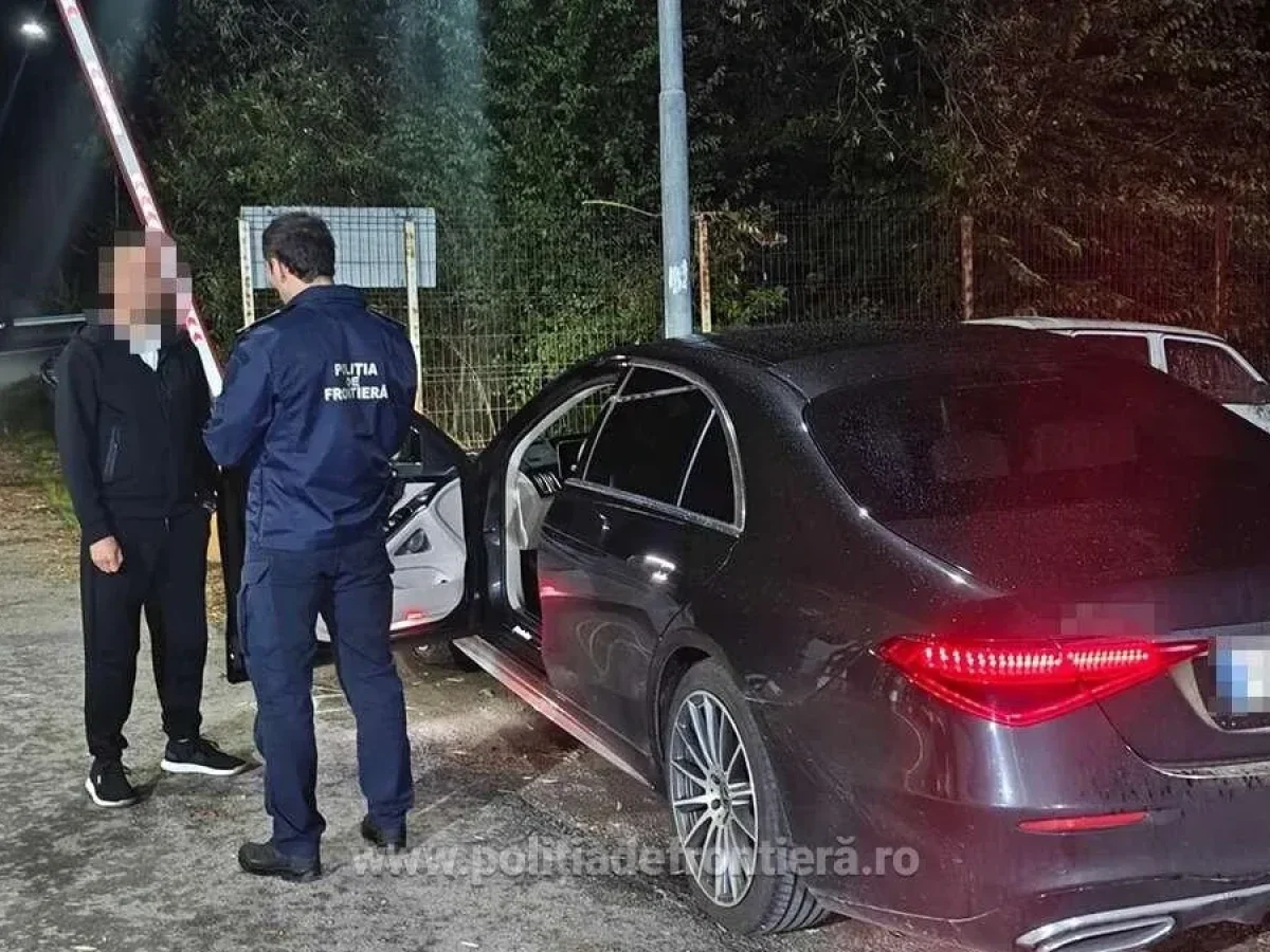Mașină de lux de 622.000 lei oprită la frontieră după ce figura căutată în Cehia
