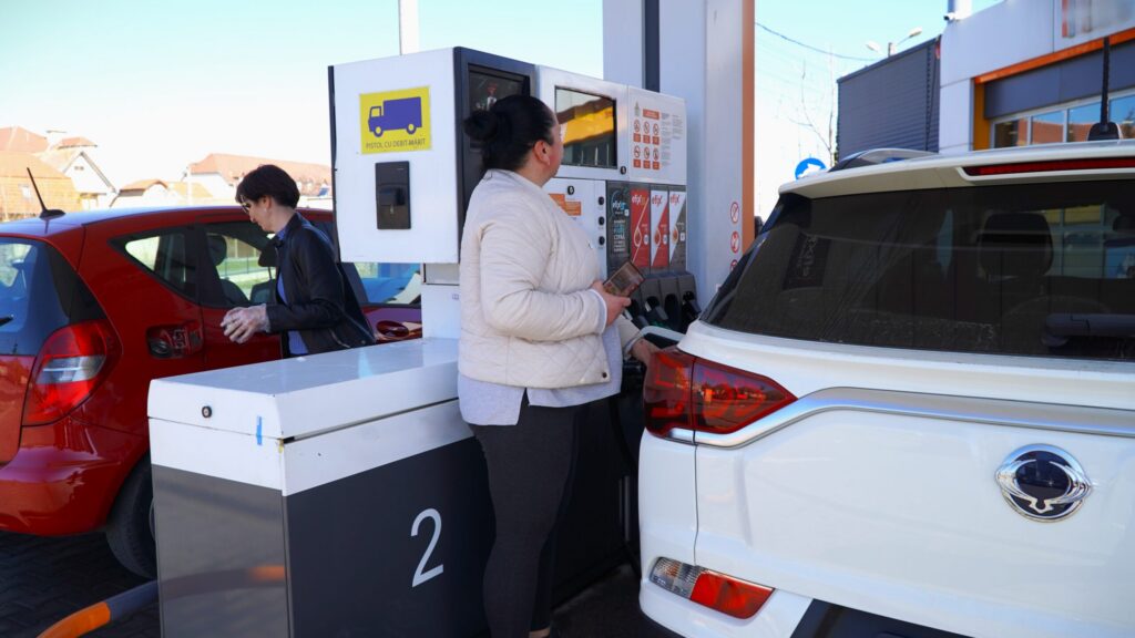Motorina se scumpește din nou și la unele stații se apropie de 11 lei pe litru