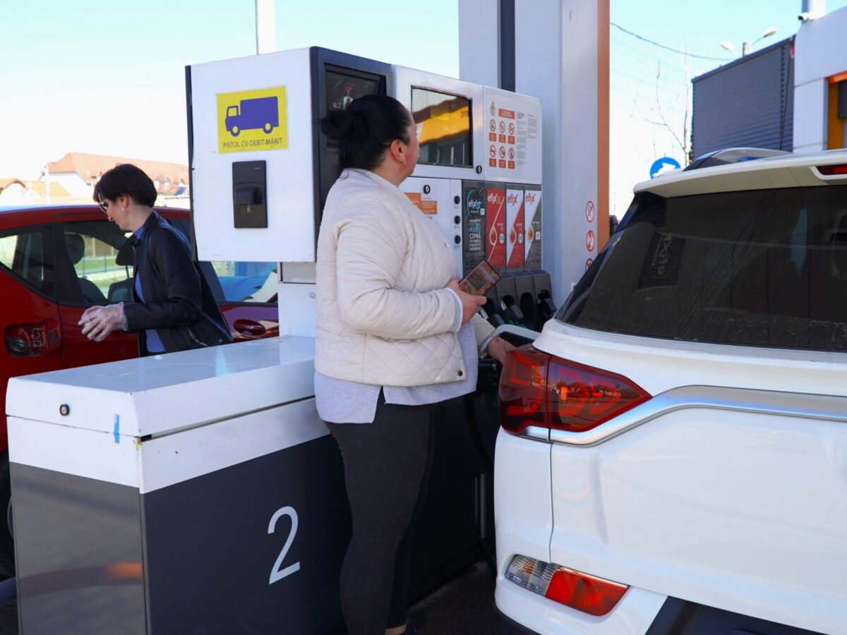 Motorina se scumpește din nou și la unele stații se apropie de 11 lei pe litru