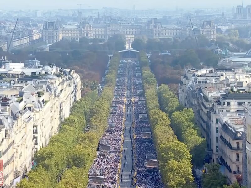 Papa Leon al XIV‑lea oficiază o slujbă la Paris la care au participat peste 700.000 de oameni