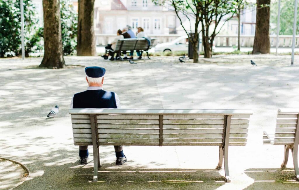 Pensionarii din mediul urban, cei mai afectați de fraudele cu investiții online